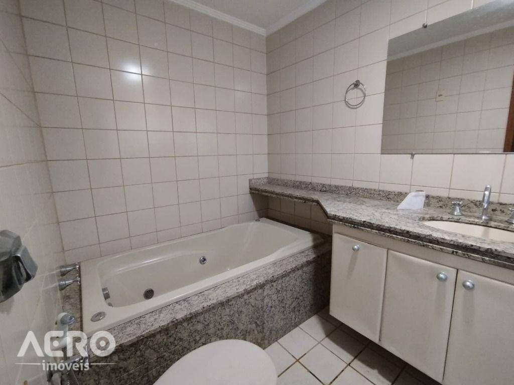 Apartamento para alugar com 4 quartos, 150m² - Foto 11
