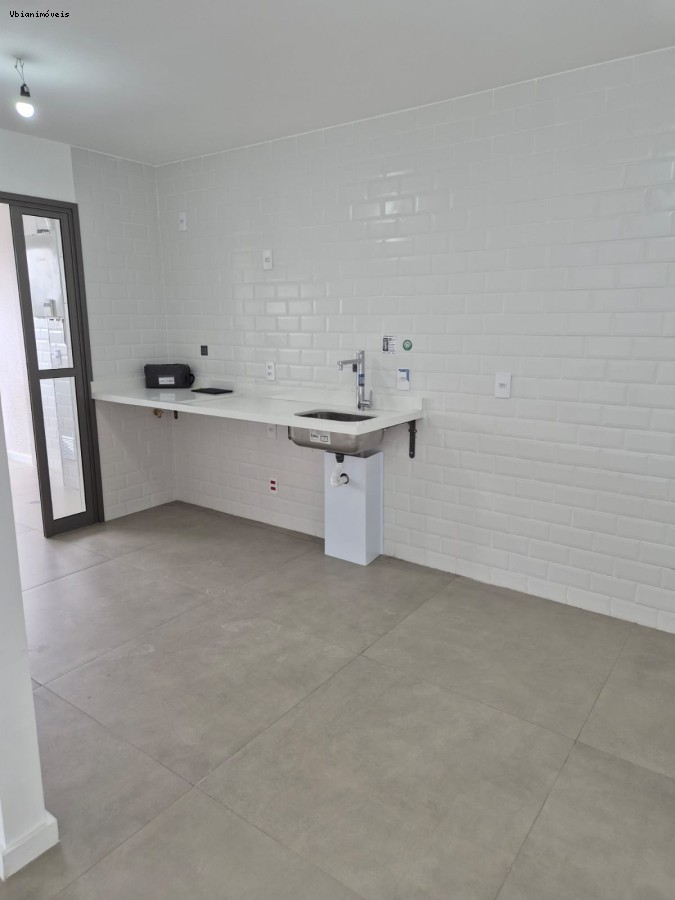 Apartamento à venda com 3 quartos, 139m² - Foto 1