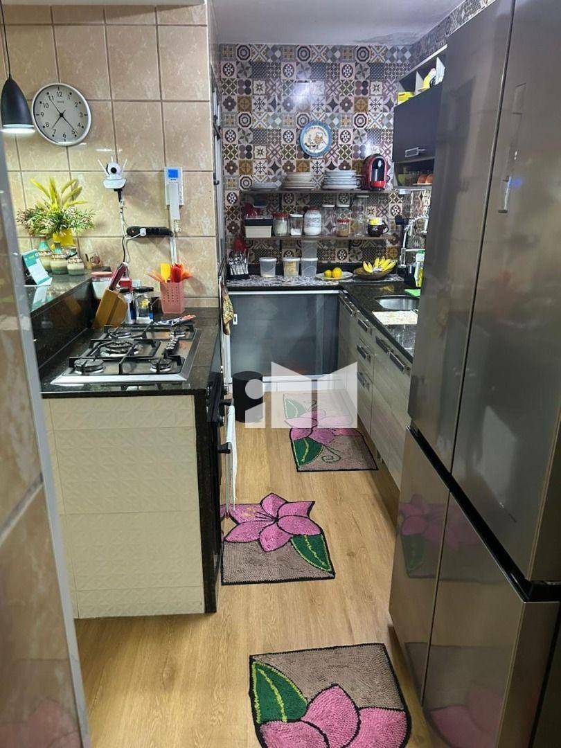 Casa de Condomínio à venda com 4 quartos, 214m² - Foto 10