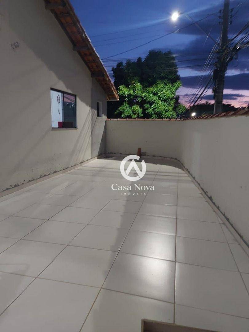 Casa à venda com 2 quartos, 100m² - Foto 1