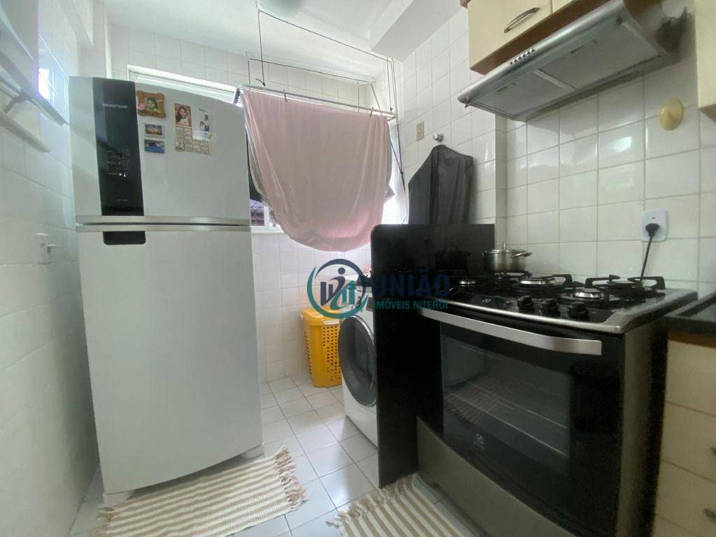 Apartamento à venda com 2 quartos, 70m² - Foto 13