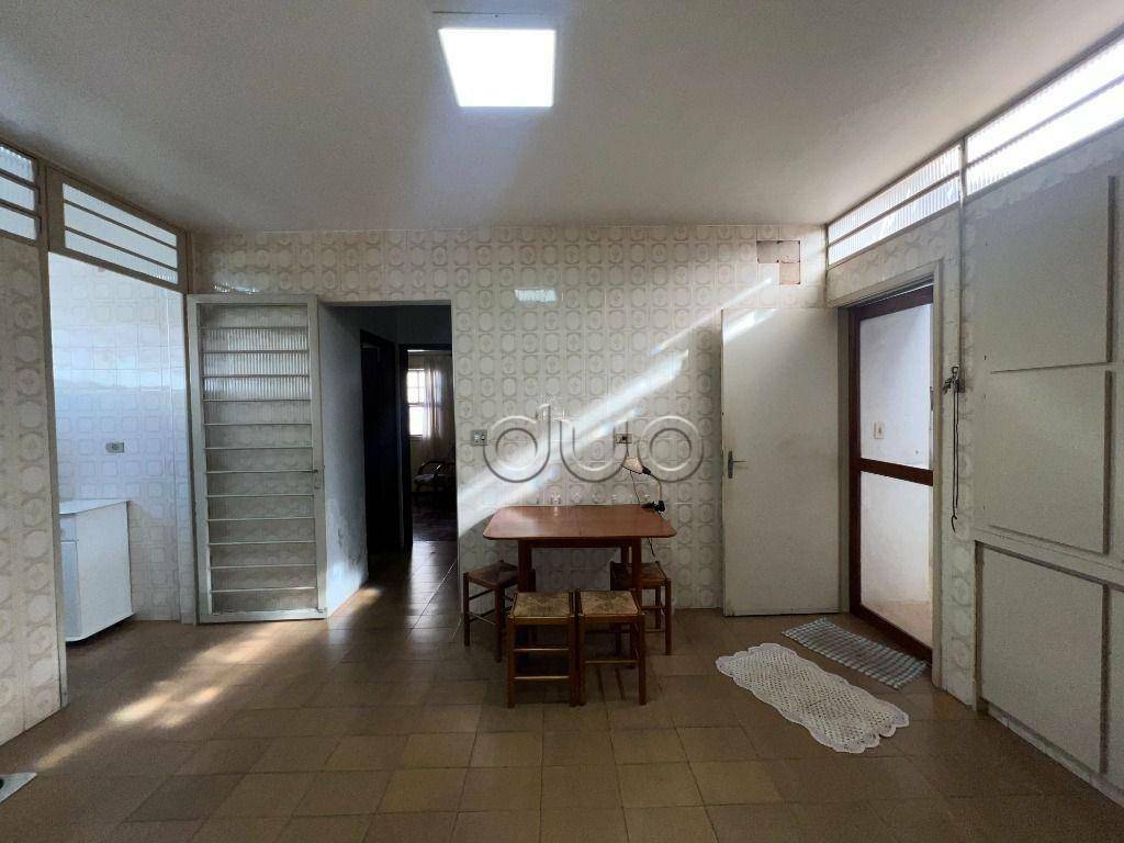 Casa à venda com 3 quartos, 187m² - Foto 1