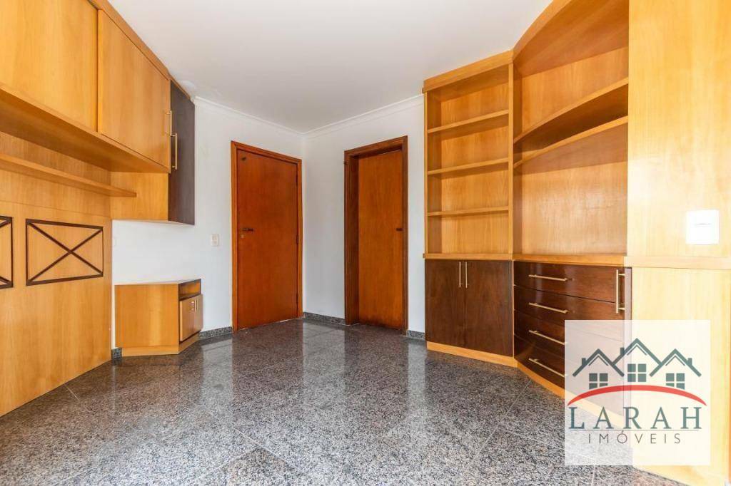 Apartamento para alugar com 4 quartos, 342m² - Foto 13