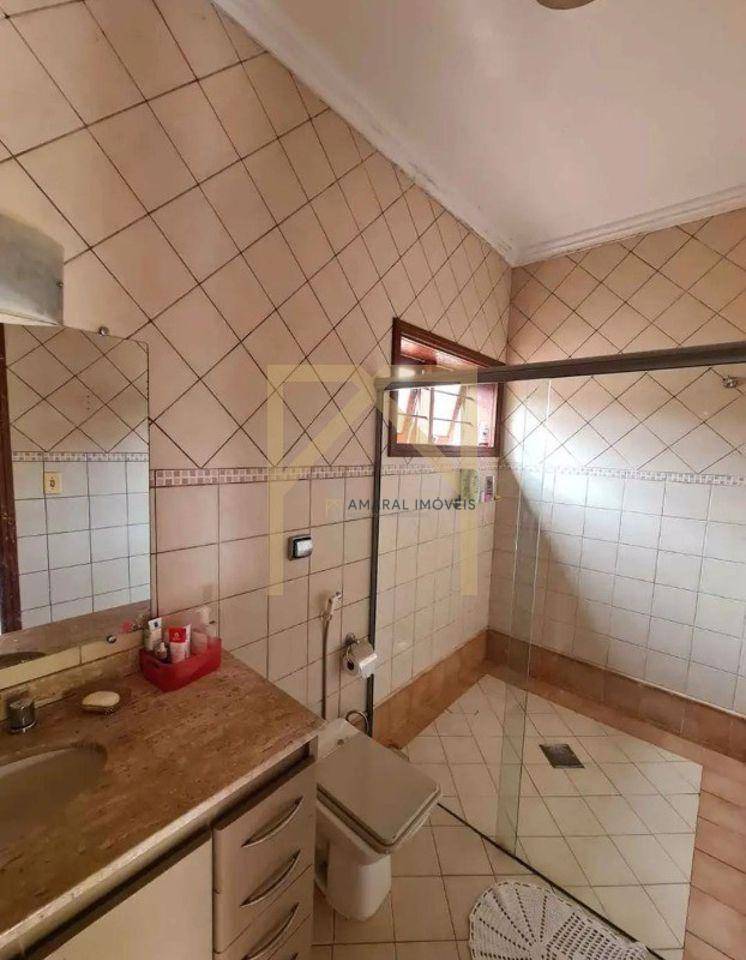 Casa à venda com 3 quartos, 277m² - Foto 9