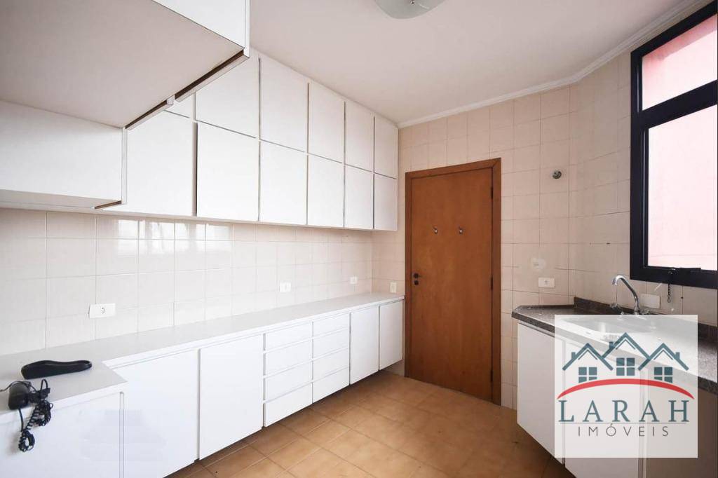 Casa para alugar com 3 quartos, 237m² - Foto 15