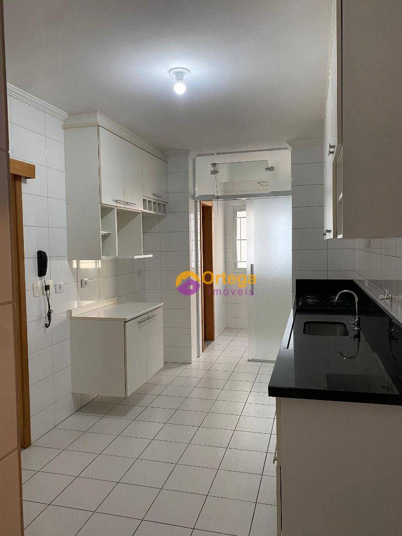 Apartamento à venda com 3 quartos, 120m² - Foto 18