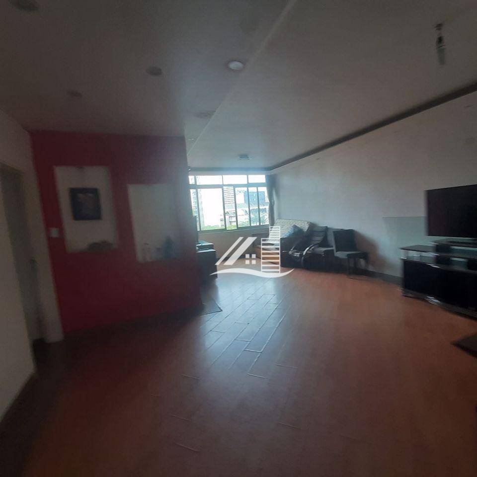 Apartamento à venda com 4 quartos, 222m² - Foto 2