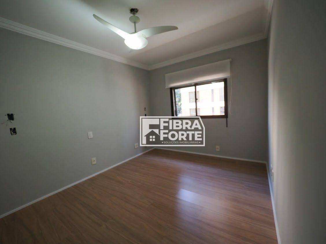 Apartamento à venda com 4 quartos, 226m² - Foto 23