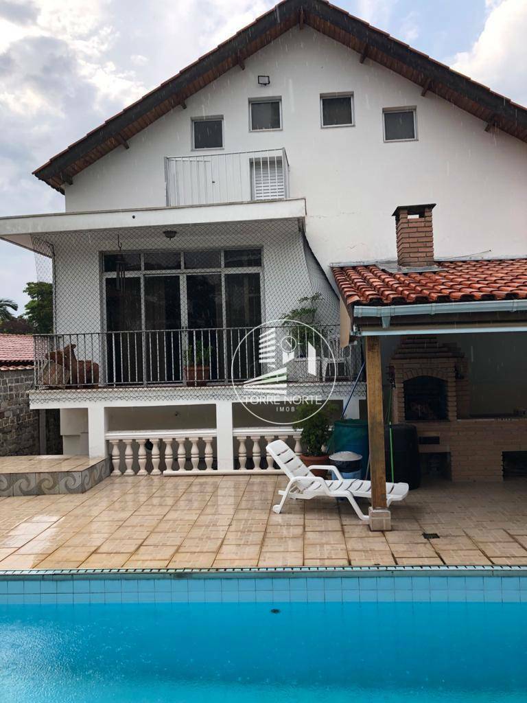 Casa à venda com 4 quartos, 470m² - Foto 1