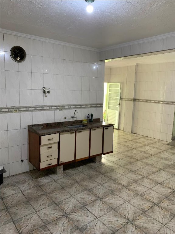 Casa à venda com 3 quartos, 180m² - Foto 30