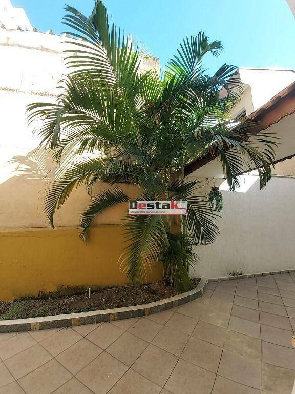 Sobrado à venda com 3 quartos, 240m² - Foto 3