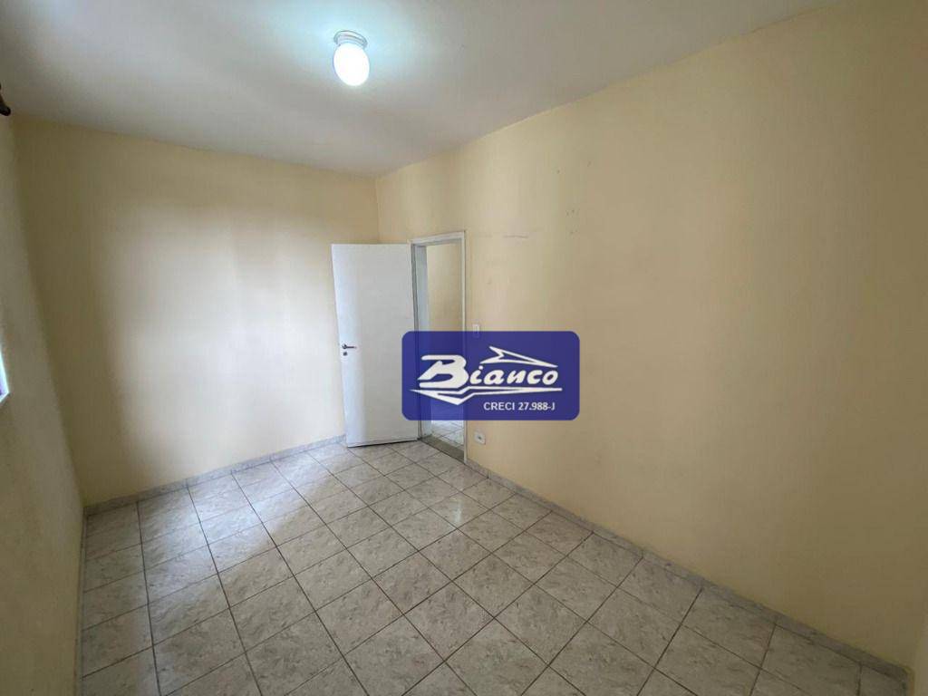 Apartamento para alugar com 2 quartos, 65m² - Foto 11