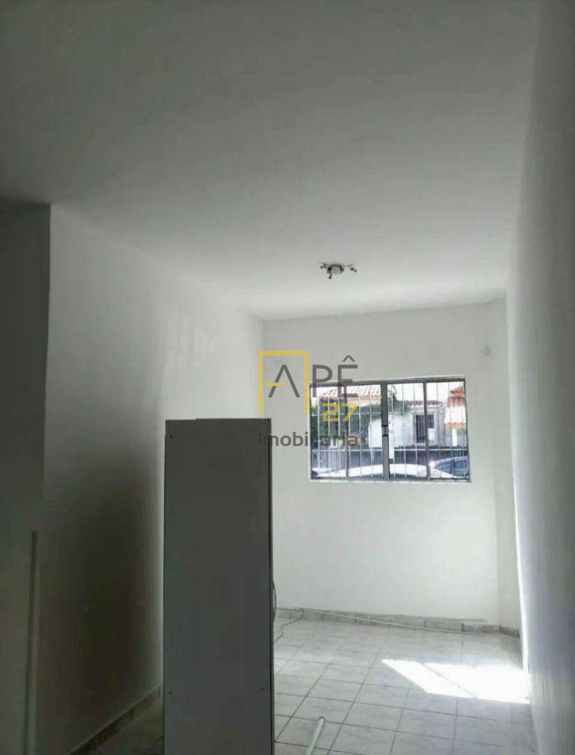 Casa para alugar com 2 quartos, 50m² - Foto 10