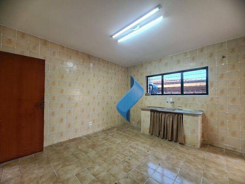 Casa para alugar com 3 quartos, 140m² - Foto 25