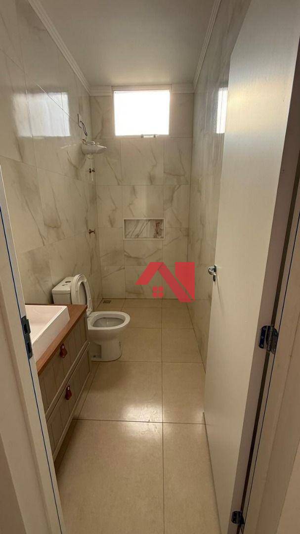 Casa à venda com 3 quartos, 70m² - Foto 2