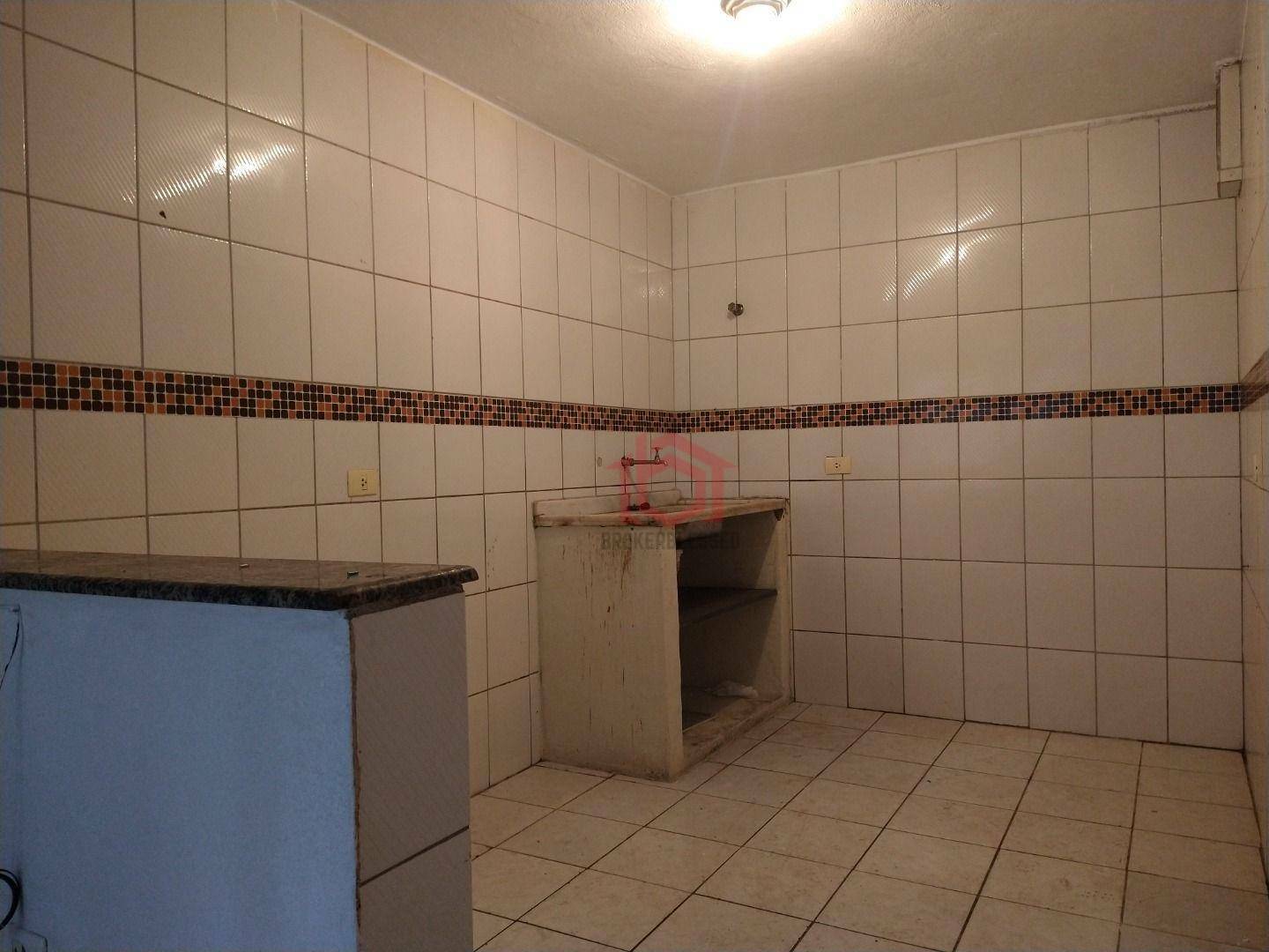 Casa à venda com 4 quartos, 125m² - Foto 4