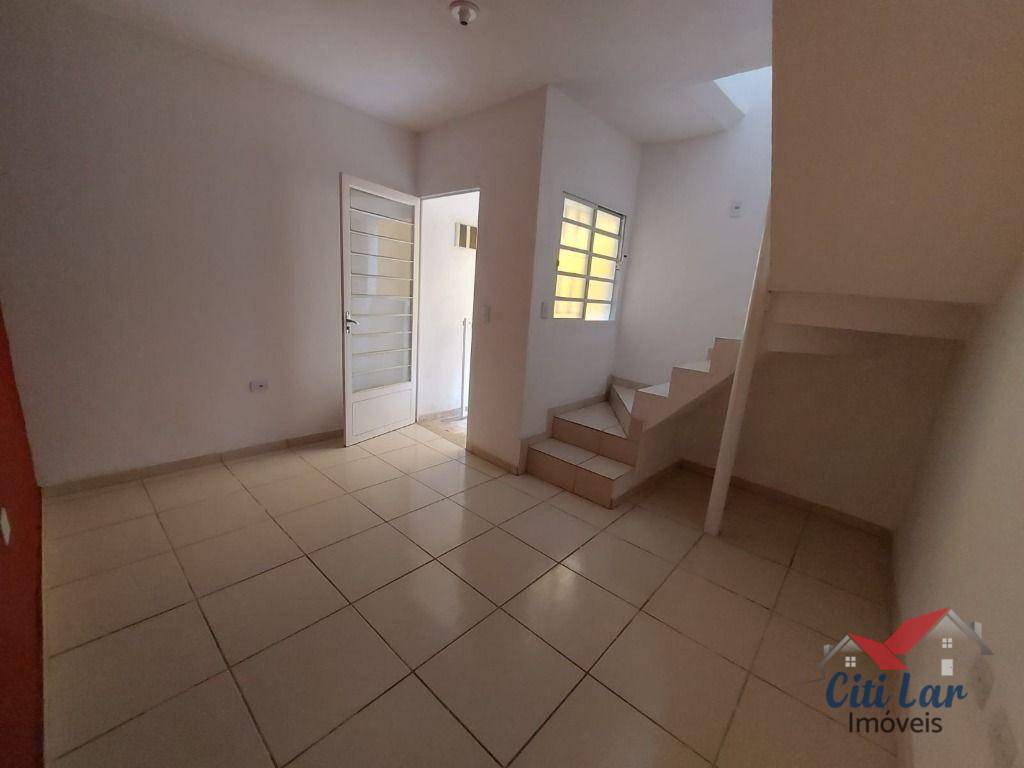 Sobrado para alugar com 2 quartos, 63m² - Foto 2