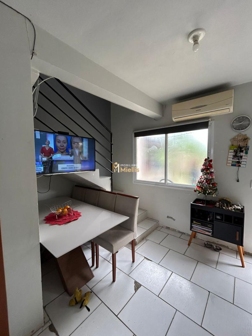 Casa à venda com 2 quartos, 52m² - Foto 5