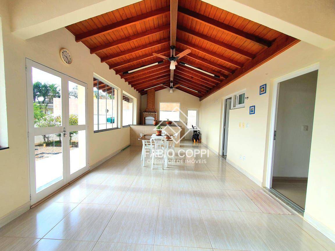 Casa de Condomínio à venda com 4 quartos, 320m² - Foto 1