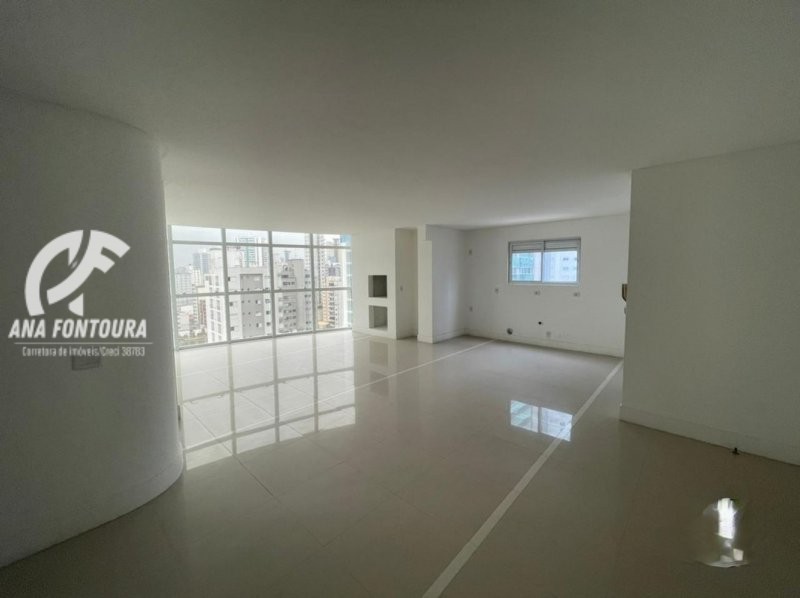 Apartamento à venda com 3 quartos, 133m² - Foto 1