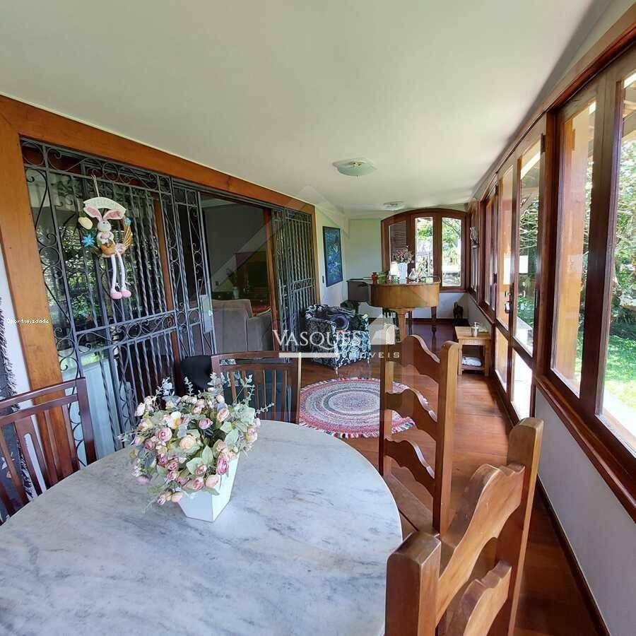 Casa à venda com 3 quartos, 316m² - Foto 5