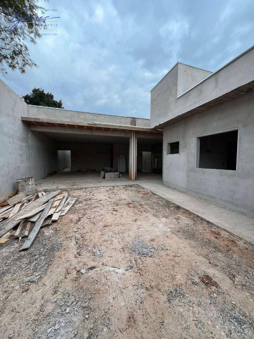 Casa à venda com 3 quartos, 221m² - Foto 18