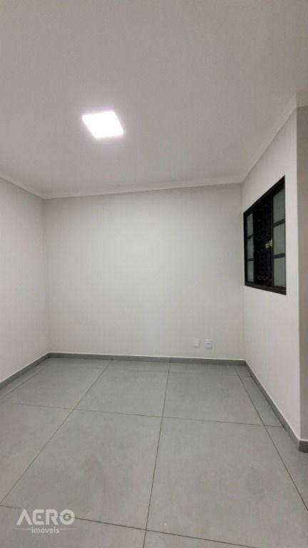 Casa à venda com 3 quartos, 105m² - Foto 10