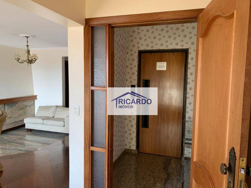 Apartamento à venda com 4 quartos, 220m² - Foto 16