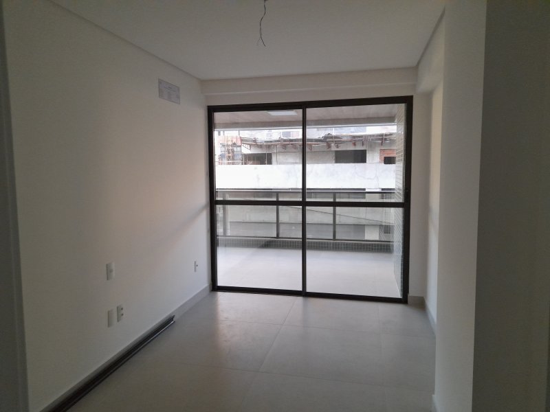 Apartamento à venda com 4 quartos, 200m² - Foto 8