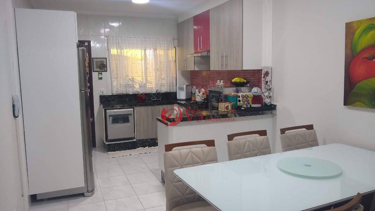 Casa à venda com 3 quartos, 150m² - Foto 1