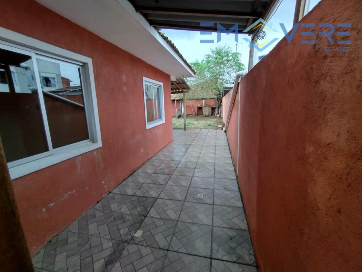 Casa à venda com 3 quartos, 60m² - Foto 2