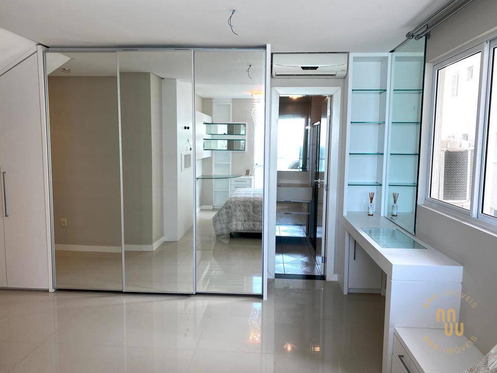 Apartamento à venda com 4 quartos, 250m² - Foto 18