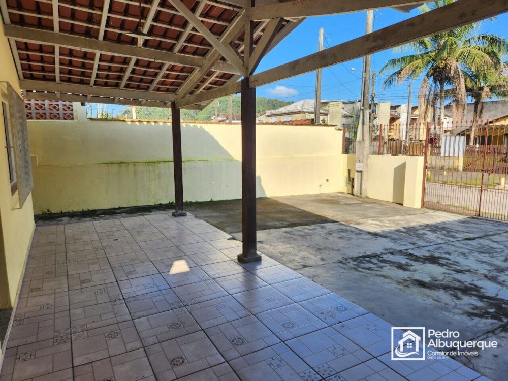 Casa à venda com 2 quartos, 47m² - Foto 5