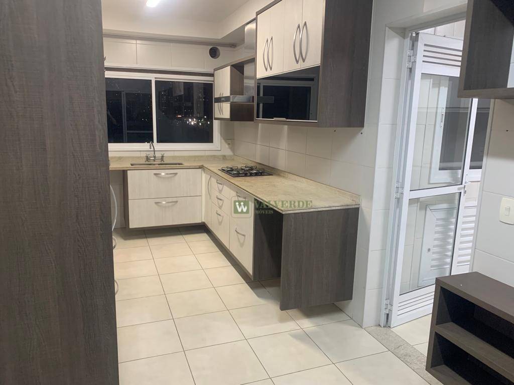 Apartamento à venda com 4 quartos, 233m² - Foto 2