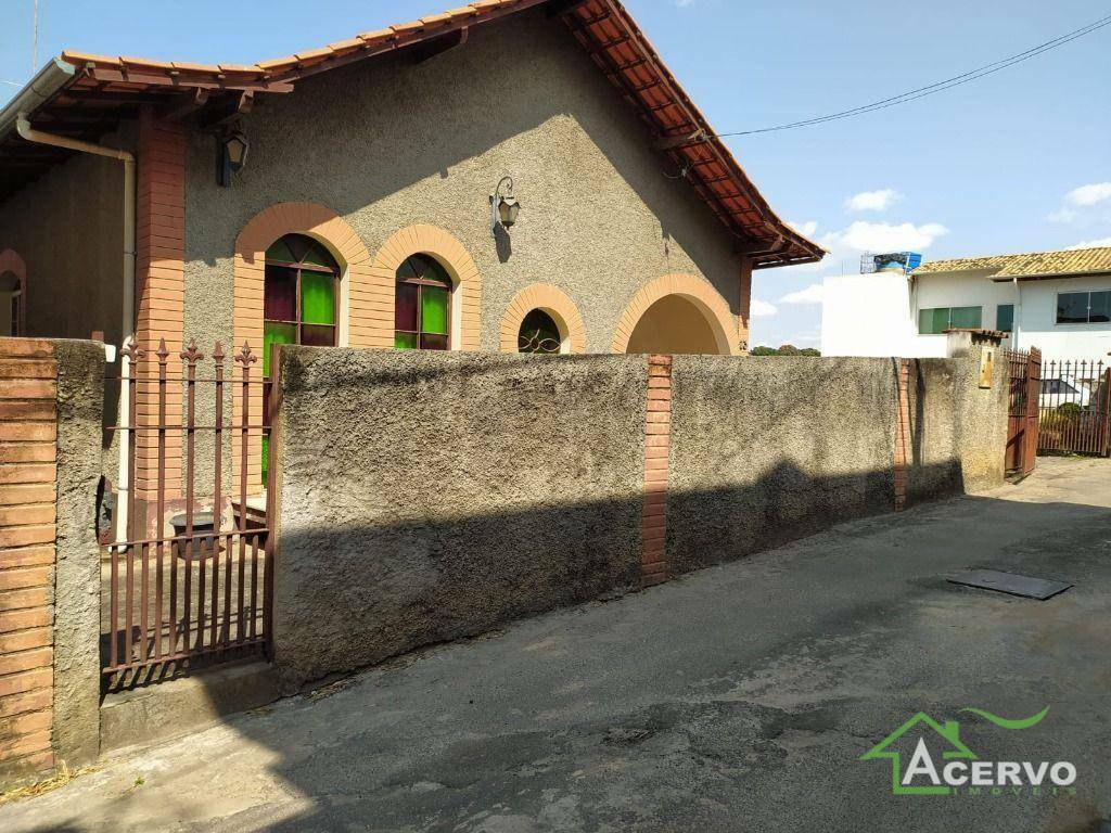 Casa à venda com 3 quartos, 159m² - Foto 2