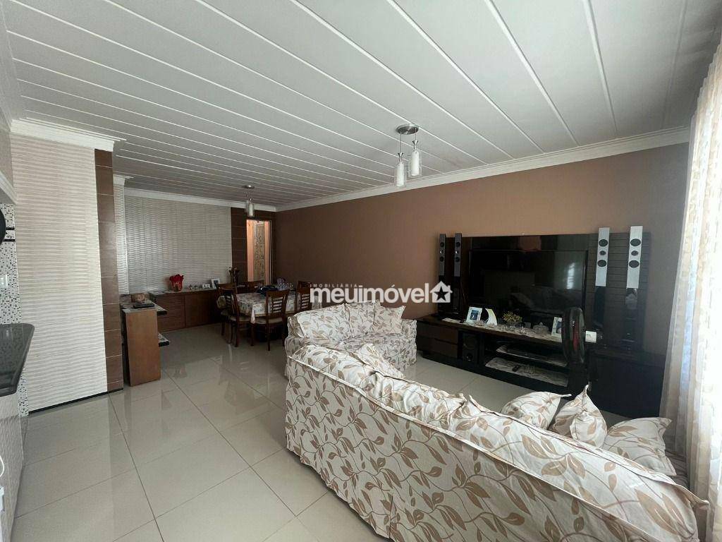 Casa à venda com 3 quartos, 300M2 - Foto 2