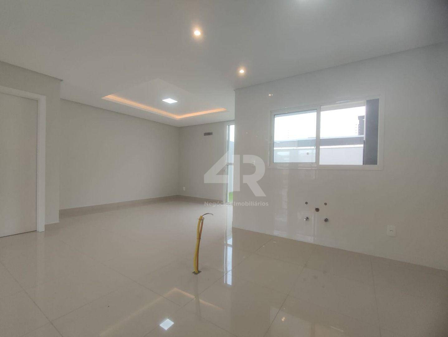 Sobrado à venda com 3 quartos, 137m² - Foto 4