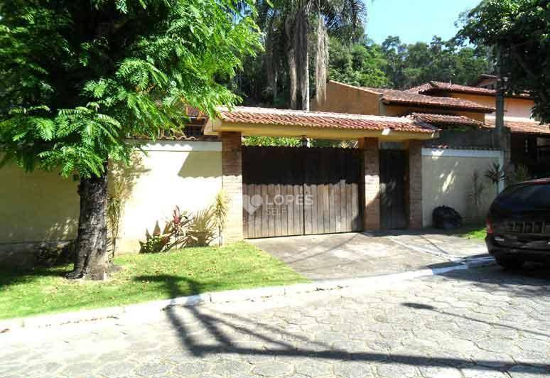 Casa de Condomínio à venda com 4 quartos, 202m² - Foto 2