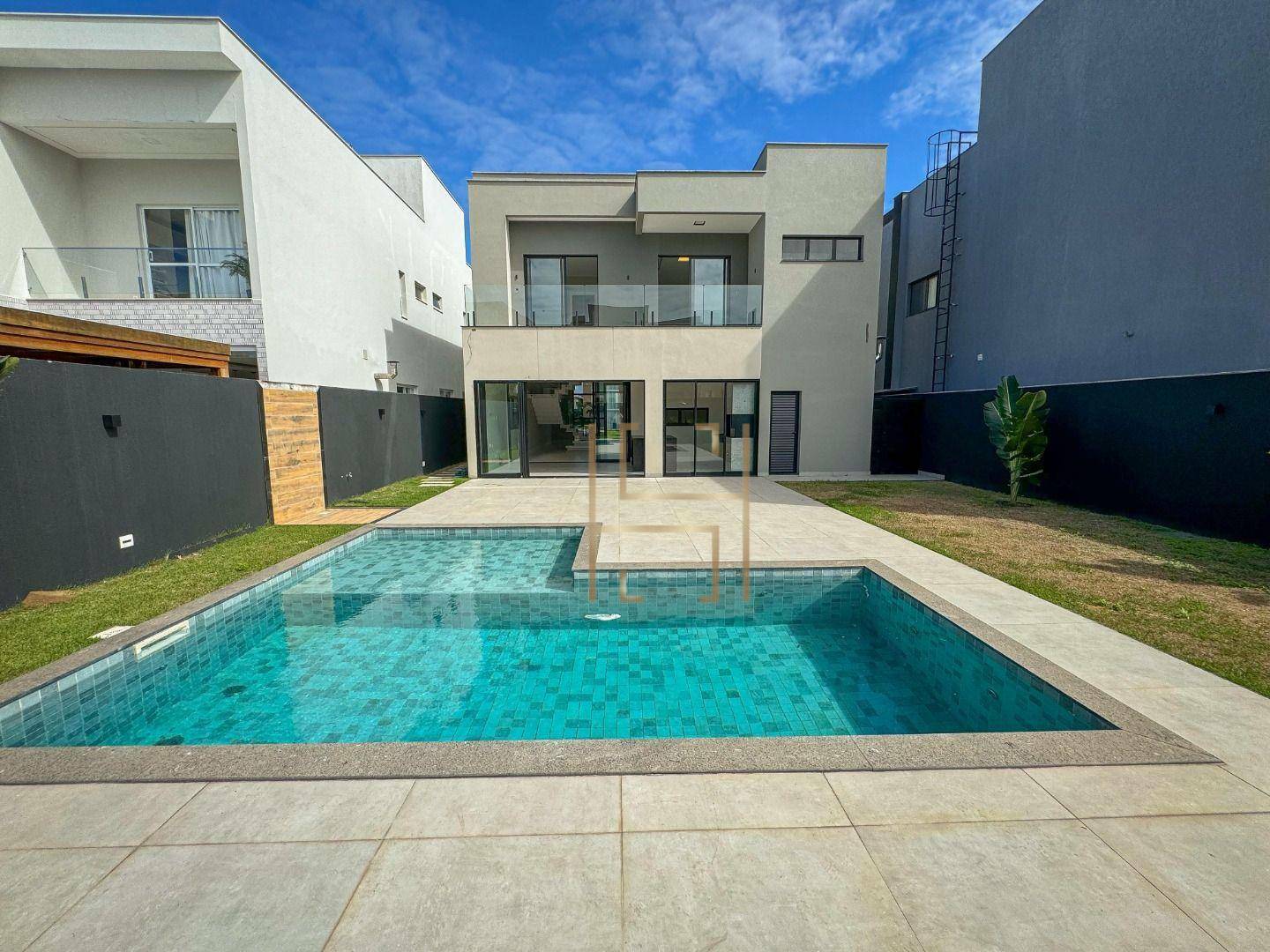 Casa de Condomínio à venda com 5 quartos, 268m² - Foto 3