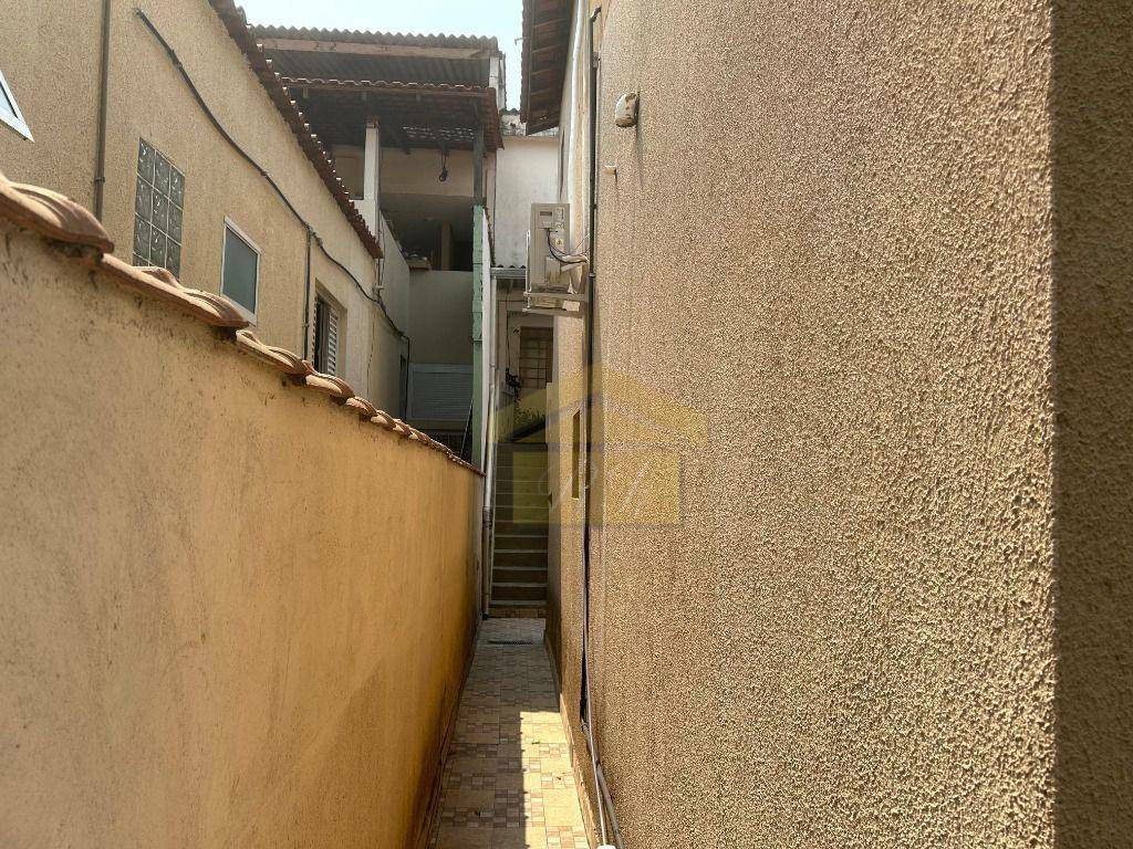 Sobrado à venda com 3 quartos, 300m² - Foto 34