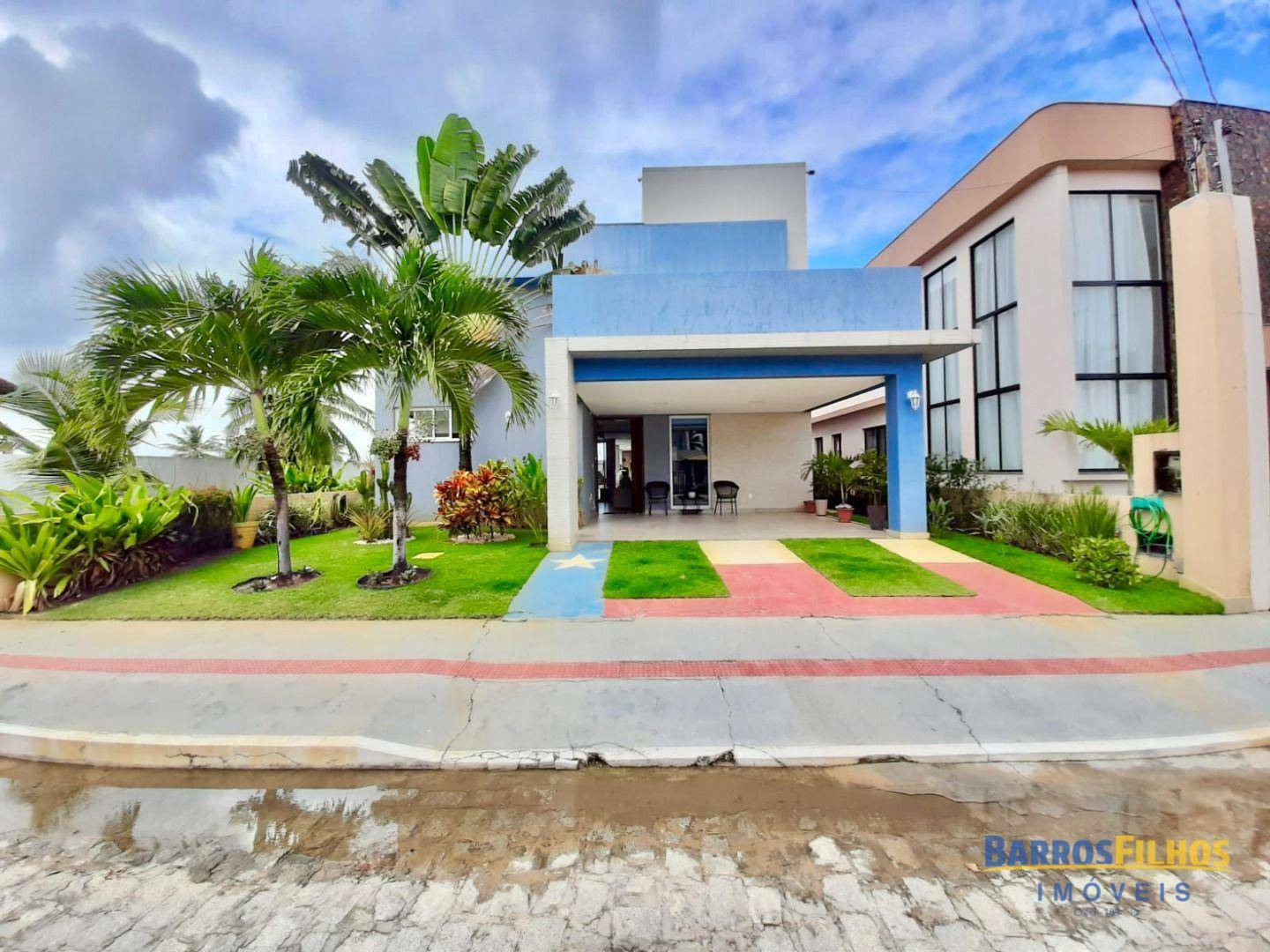 Casa de Condomínio à venda com 3 quartos, 310m² - Foto 1
