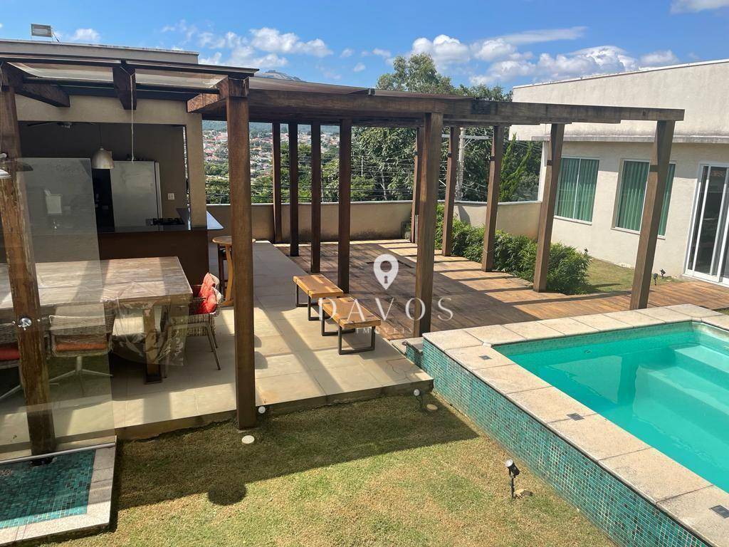 Sobrado, 3 quartos, 291 m² - Foto 1