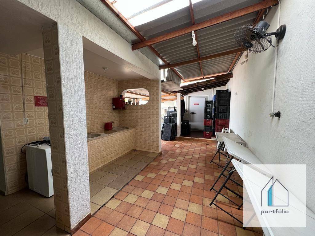 Casa à venda com 5 quartos, 238m² - Foto 13