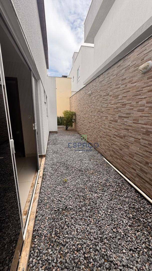 Casa de Condomínio à venda com 4 quartos, 160m² - Foto 11