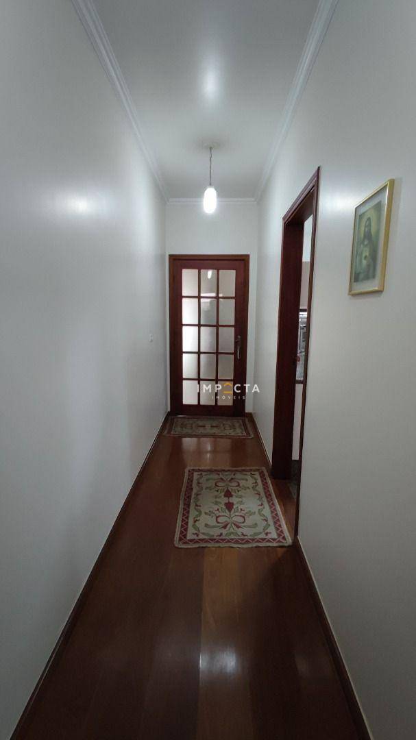 Casa à venda com 4 quartos, 330m² - Foto 24