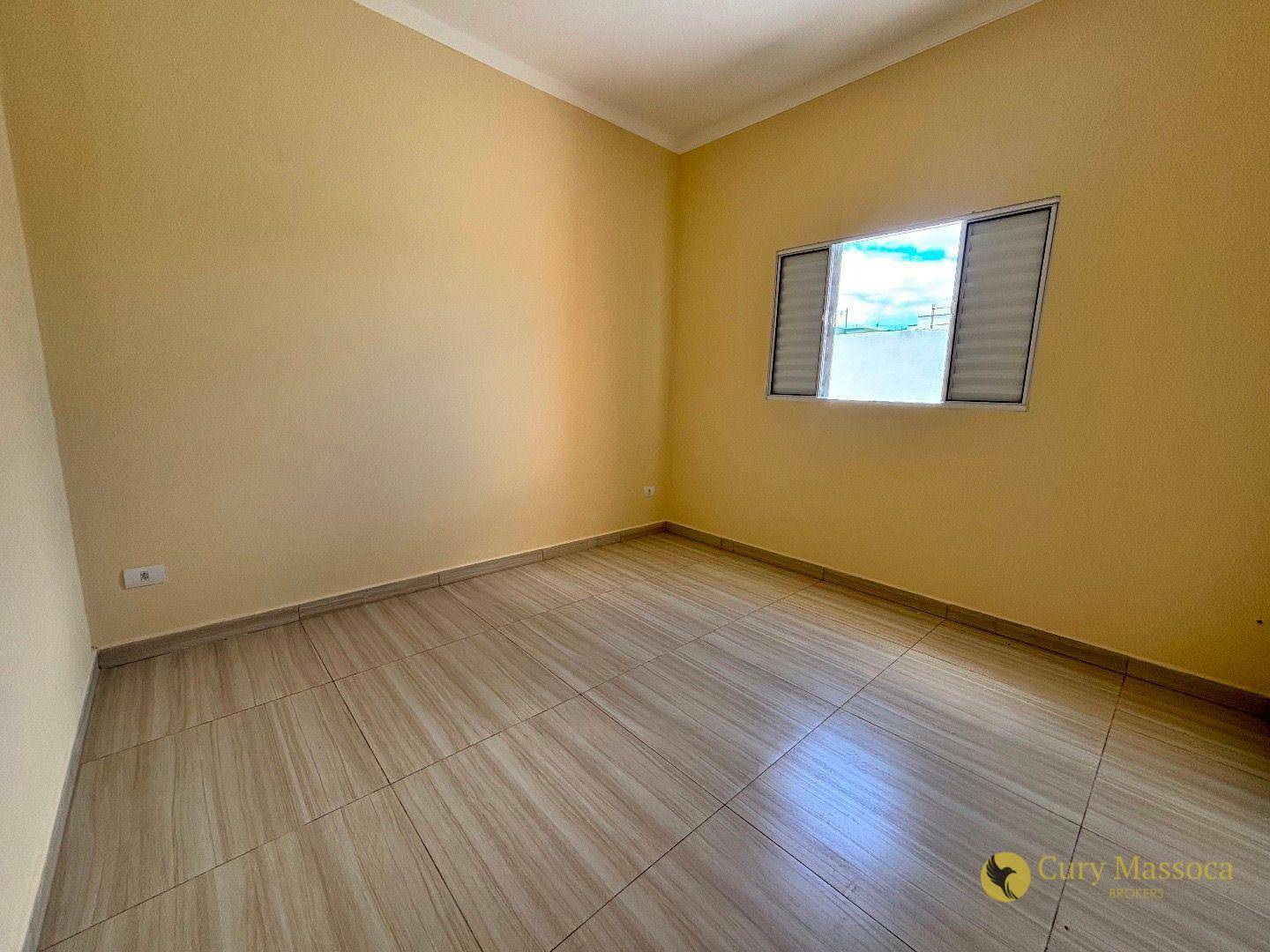 Casa à venda com 2 quartos, 90m² - Foto 2