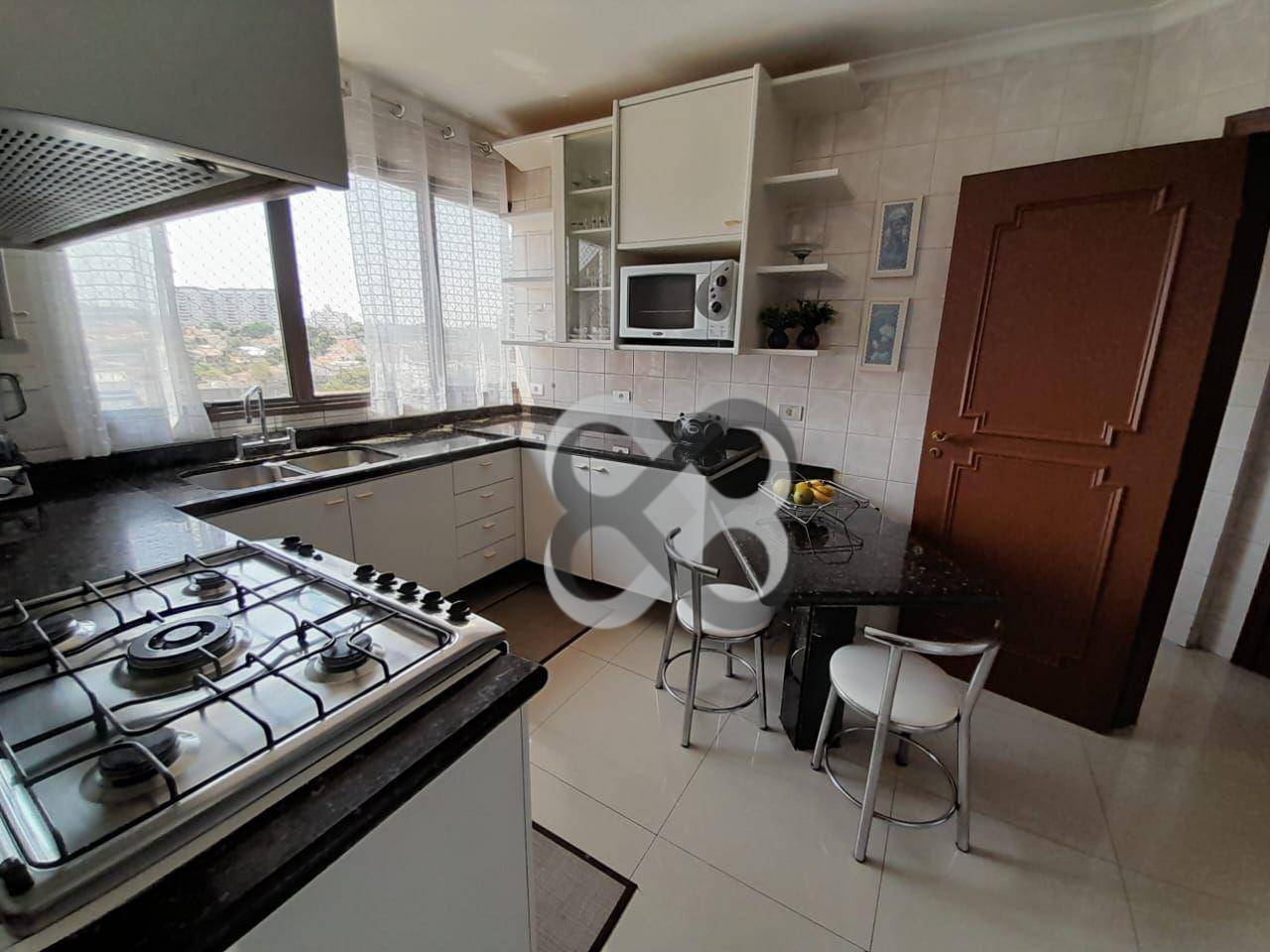 Apartamento à venda com 4 quartos, 209m² - Foto 15