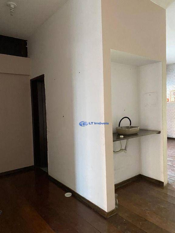 Casa para alugar com 4 quartos, 379m² - Foto 16