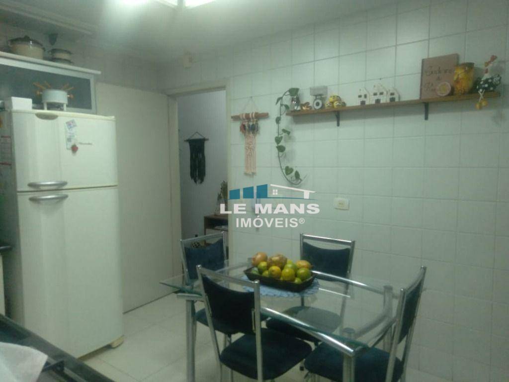 Apartamento à venda com 3 quartos, 134m² - Foto 8