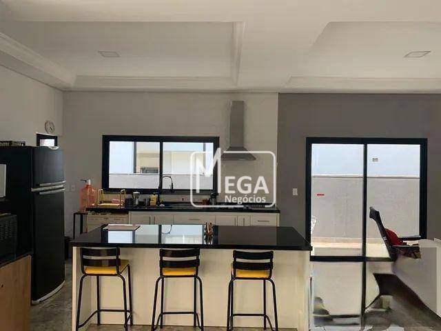 Casa de Condomínio à venda com 3 quartos, 290m² - Foto 2